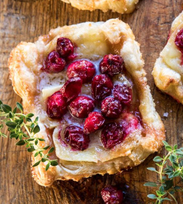 Cranberry Brie Pastry Tarts (Veg)